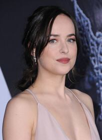 Dakota Johnson senza reggiseno per "50 Sfumature di Nero" 22