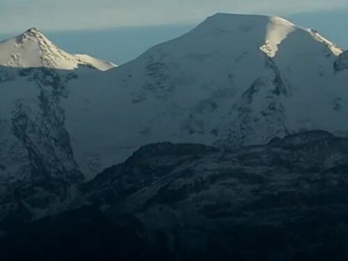 Paura in Svizzera, elicottero si schianta sulle Alpi