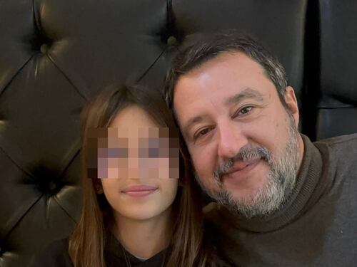 Insulti volgari e irripetibili alla figlia di Salvini: "Criticate me"