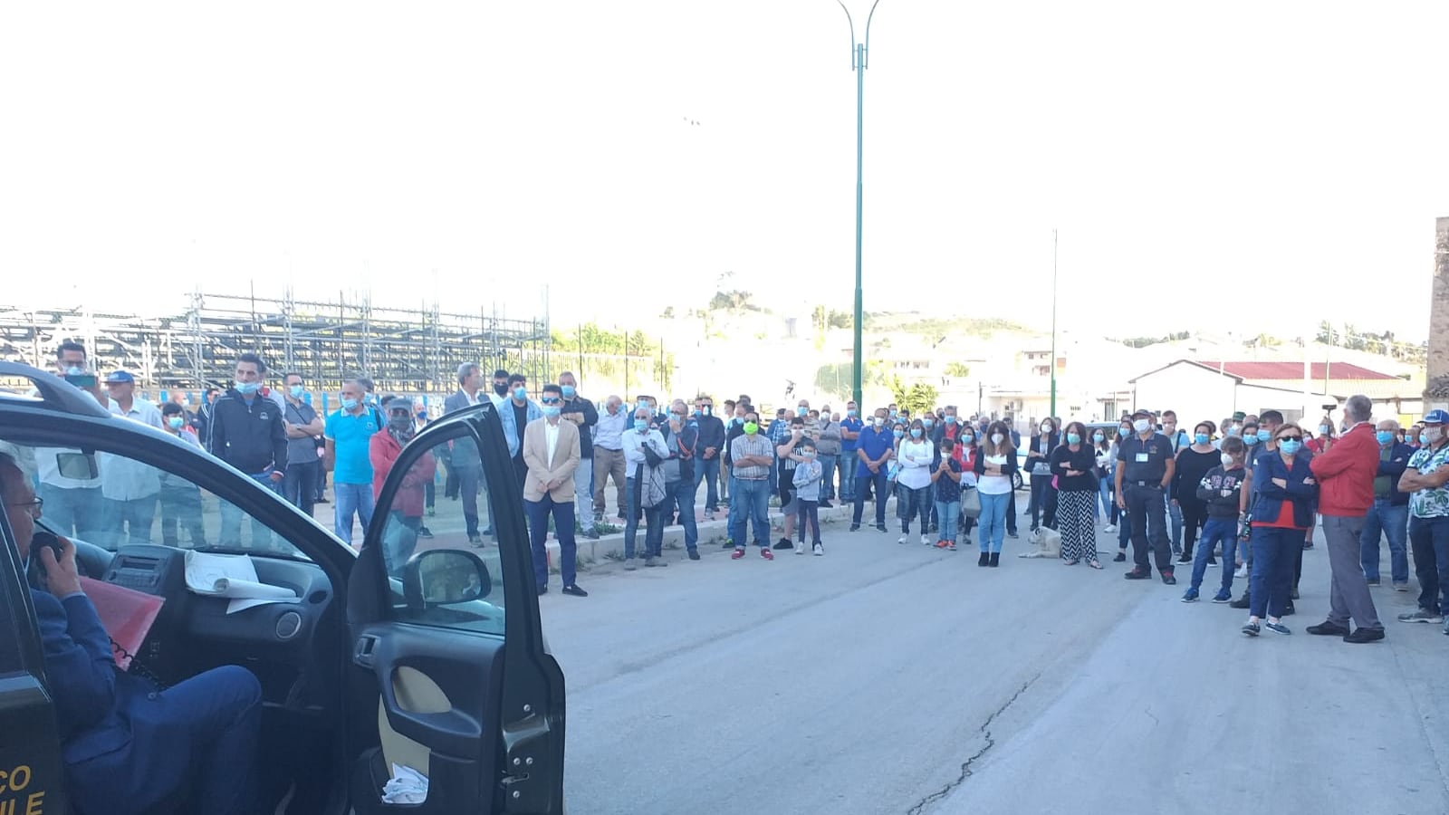 In Sicilia un paese in piazza contro il centro di accoglienza di migranti