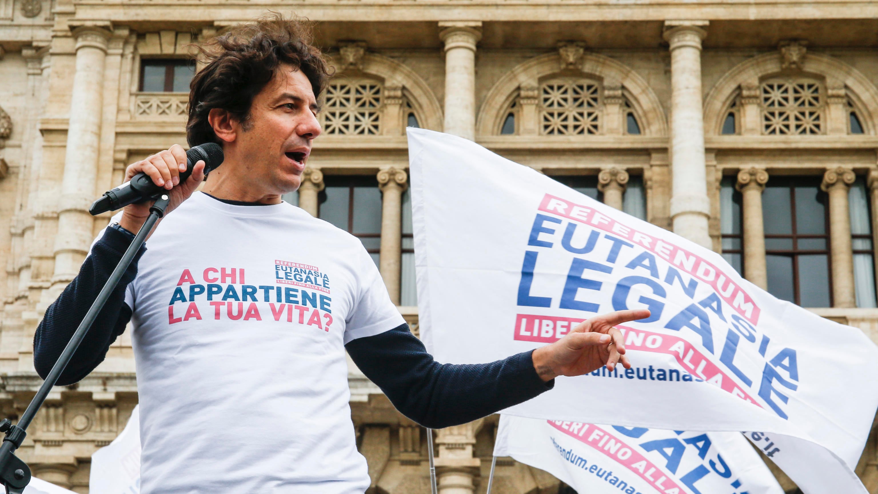 Se non c'è fede, c'è più libertà di negare la vita. Socialmente è distruttivo
