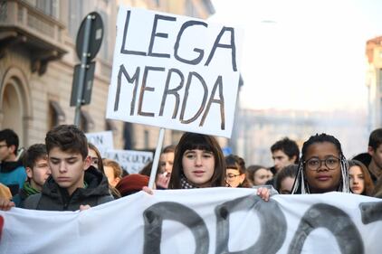 "Salvini ghigliottina", la violenza degli studenti contro la Lega 2