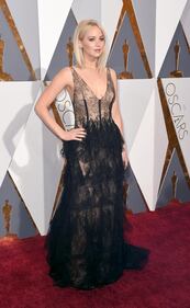 Oscar 2016, il ''nude look'' di Jennifer Lawrence 2