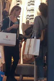 Ilary Blasi, shopping a Milano con l'amica Morena 1