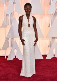 L'abito di Lupita Nyong'o con 6mila perle 4