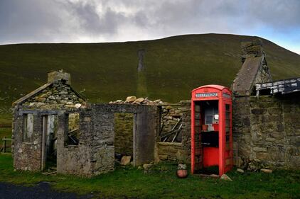 Foula, una splendida isola inglese per solo 30 abitanti 1