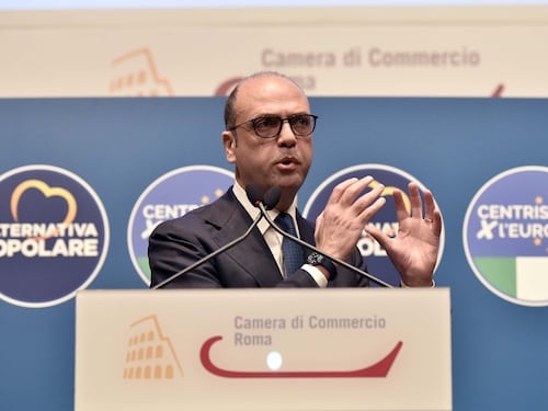 Alfano & Co. lanciano le primarie aperte: "Fuori gli estremisti"