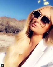 Paris Hilton sexy con Kim Kardashian per il compleanno 5
