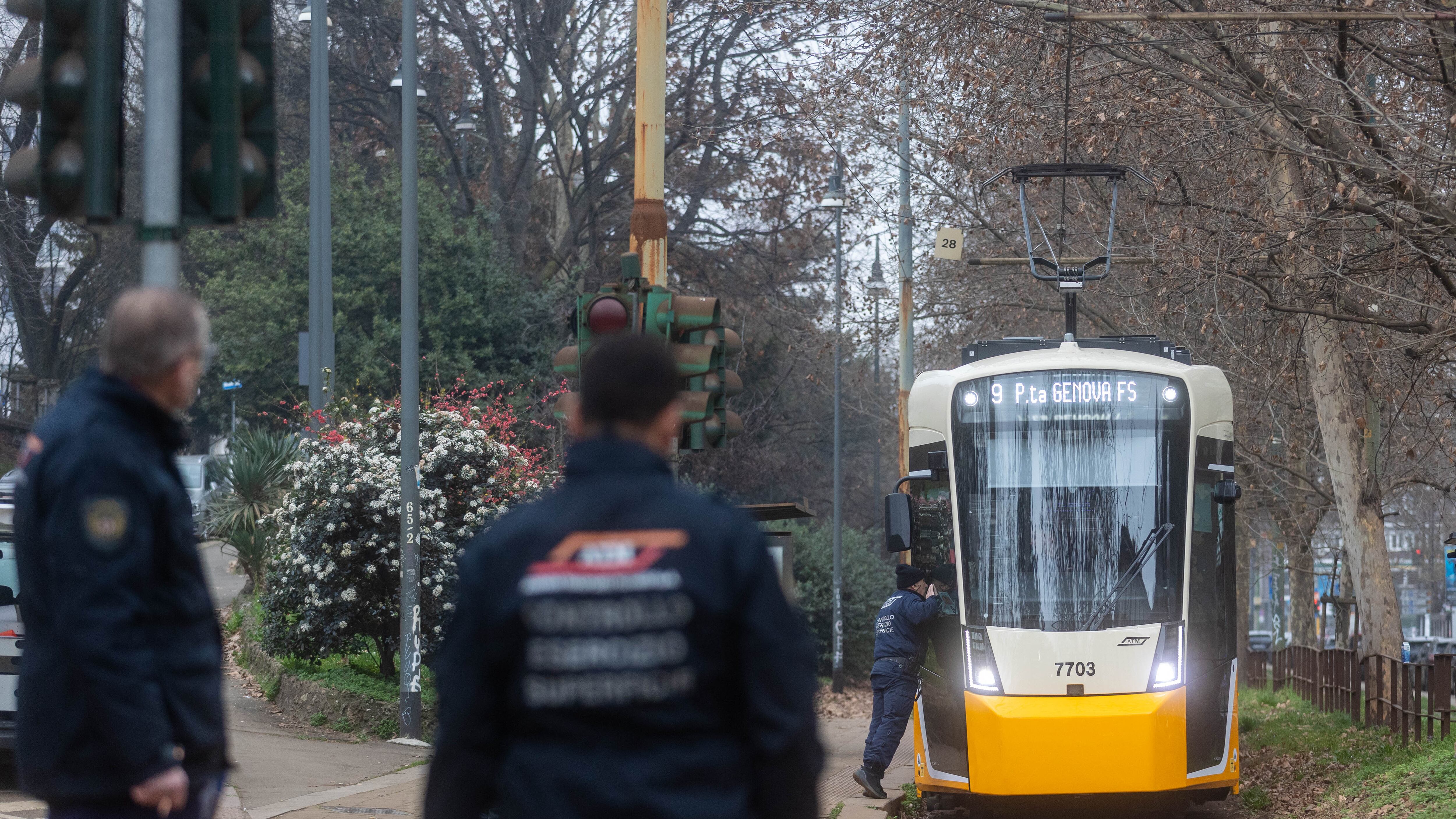 Tram, indagato il conducente. Giallo sull'avviso alla centrale