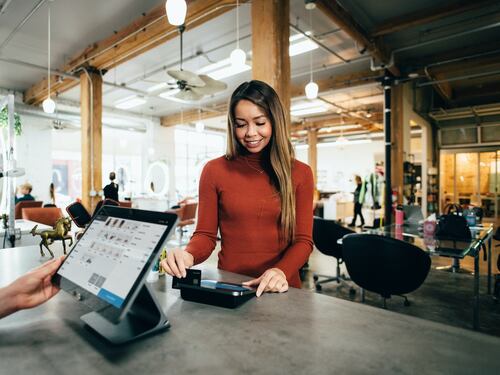 Arriva il bonus Pos: come funziona e chi può richiederlo