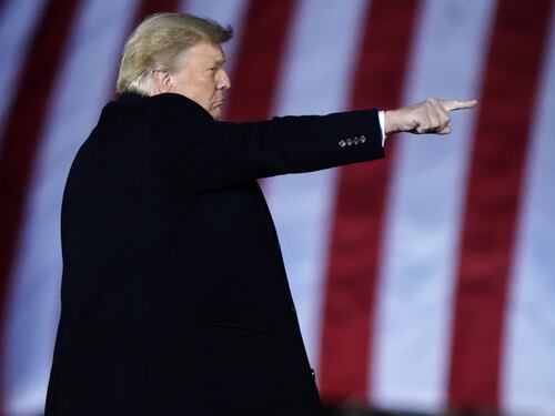"Trump può essere rimosso". Ipotesi choc per la Casa Bianca