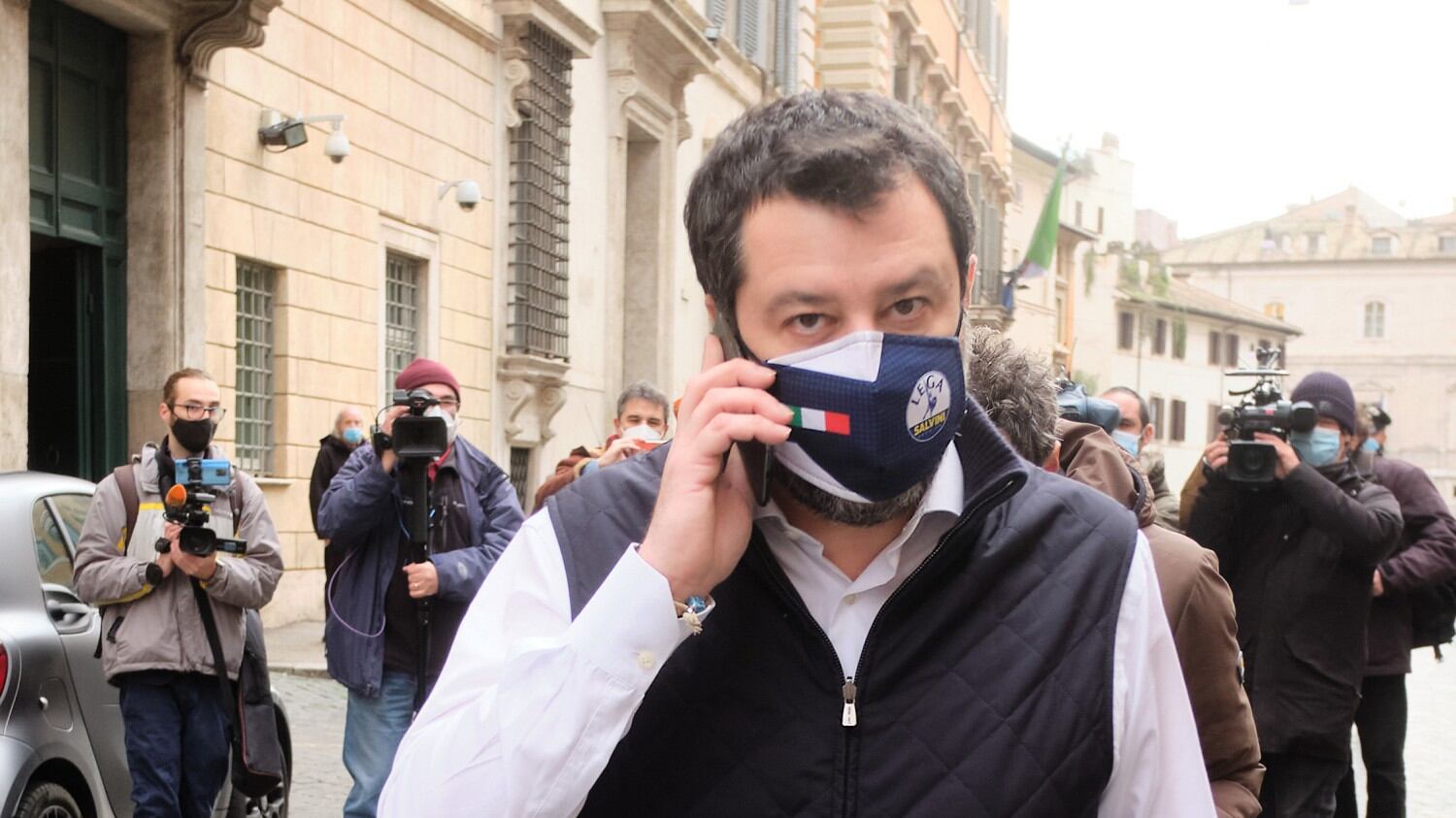 Salvini a giudizio per vilipendio delle toghe. "Mai criticato singoli giudici, ma un sistema"