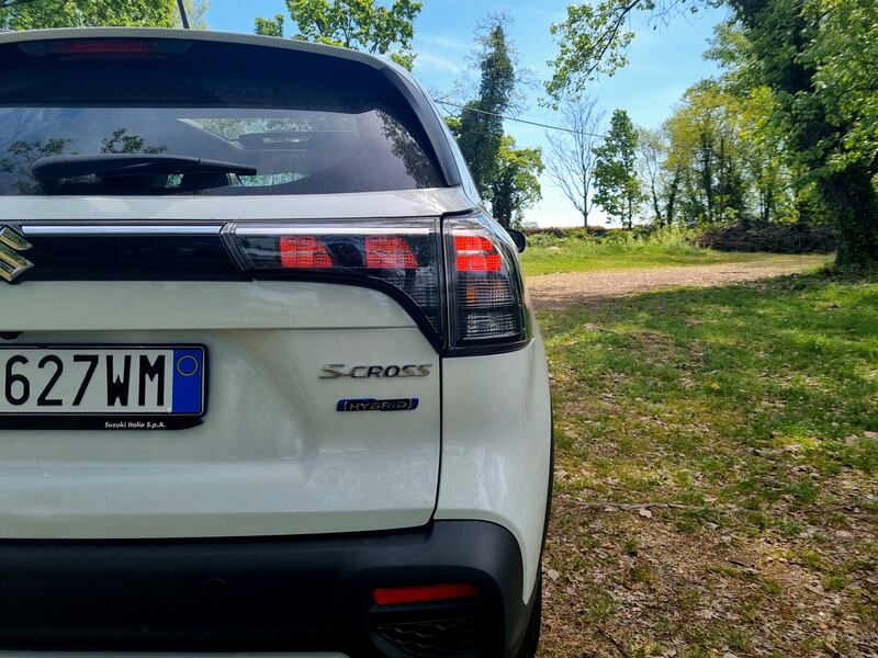 Suzuki S-Cross Hybrid 140V: guarda le foto  10