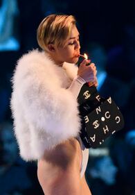 Miley Cyrus e l'ultima provocazione agli EMA 1