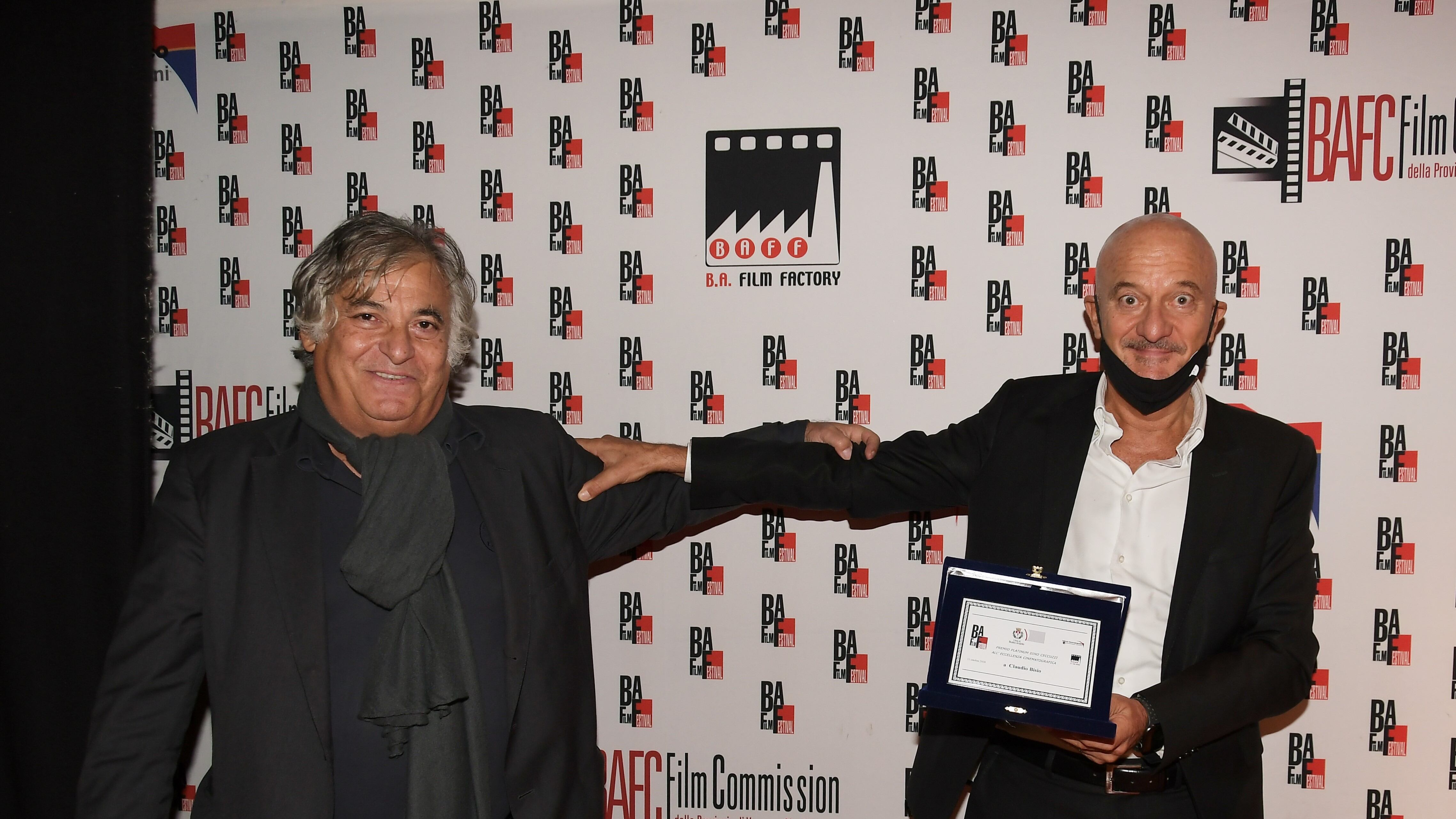 E a Milano spunta un prof per il centrodestra