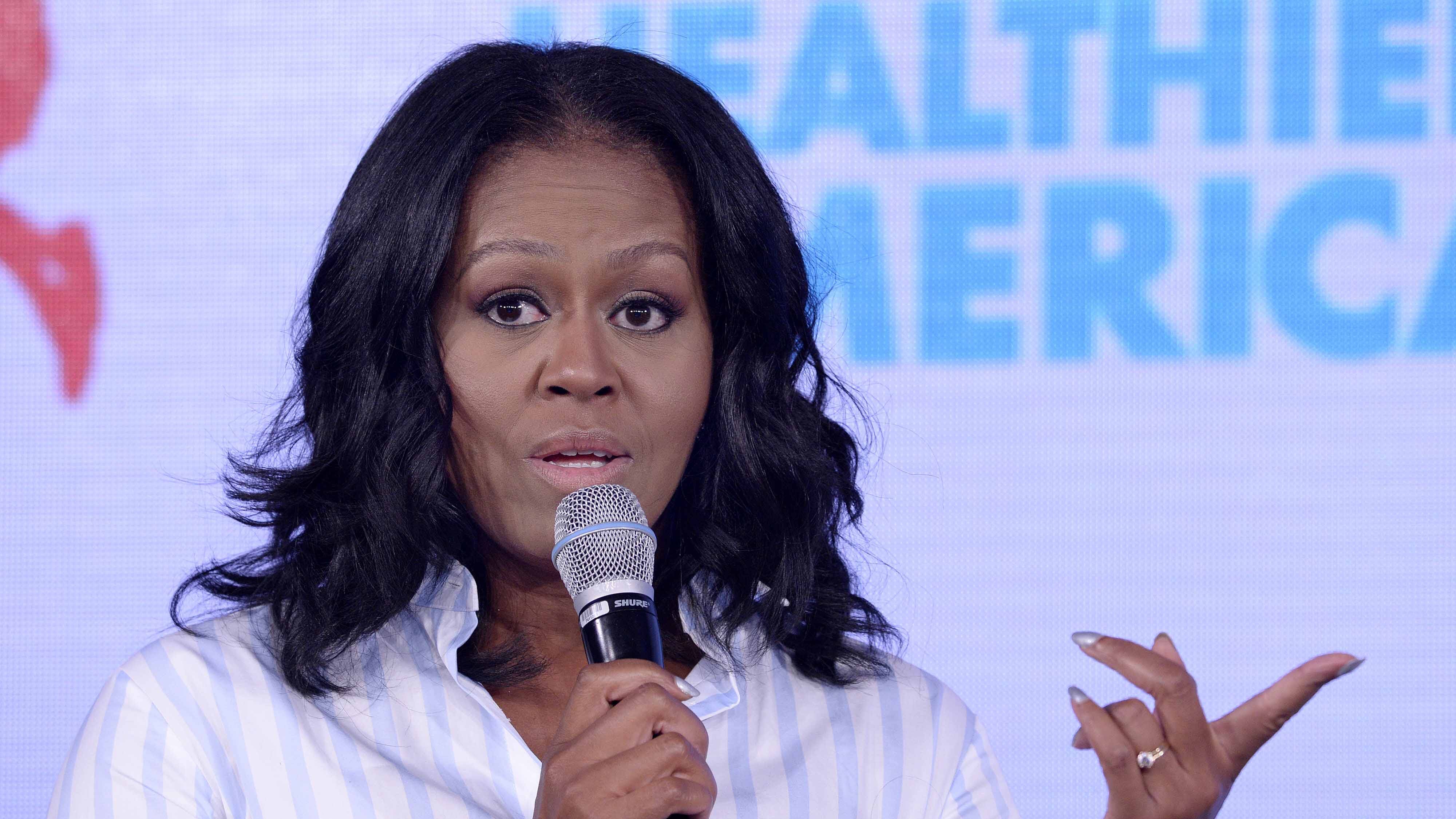 Michelle Obama contro Trump: "Cibo spazzatura? Non pensa ai ragazzi"