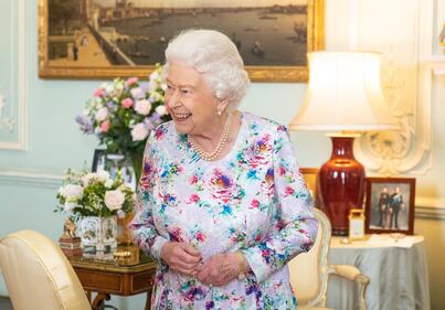 La Regina Elisabetta nell'incontro privato con il nuovo decano della Chapel Royal Right 6