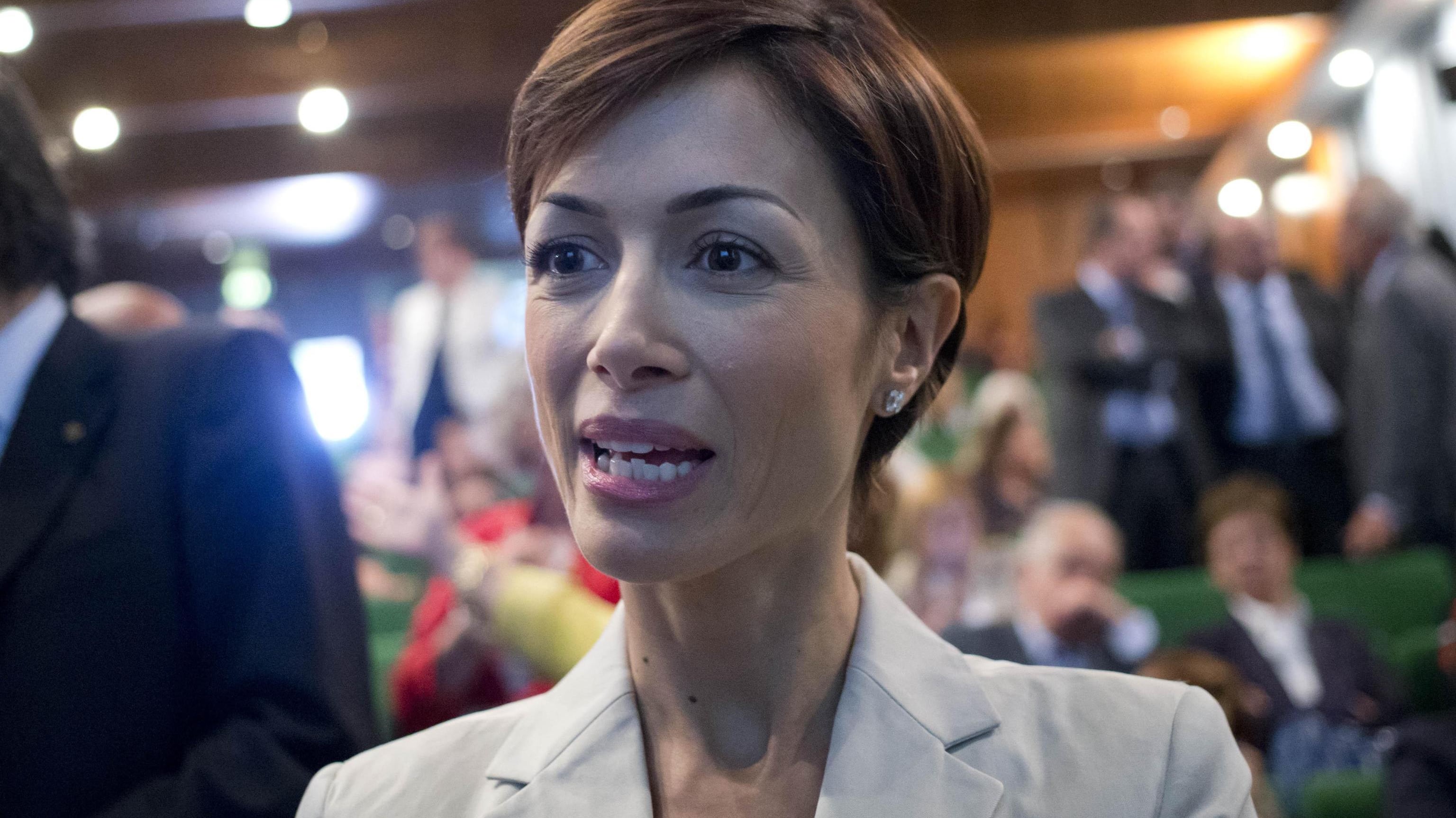 In Rete parte la caccia alla Carfagna