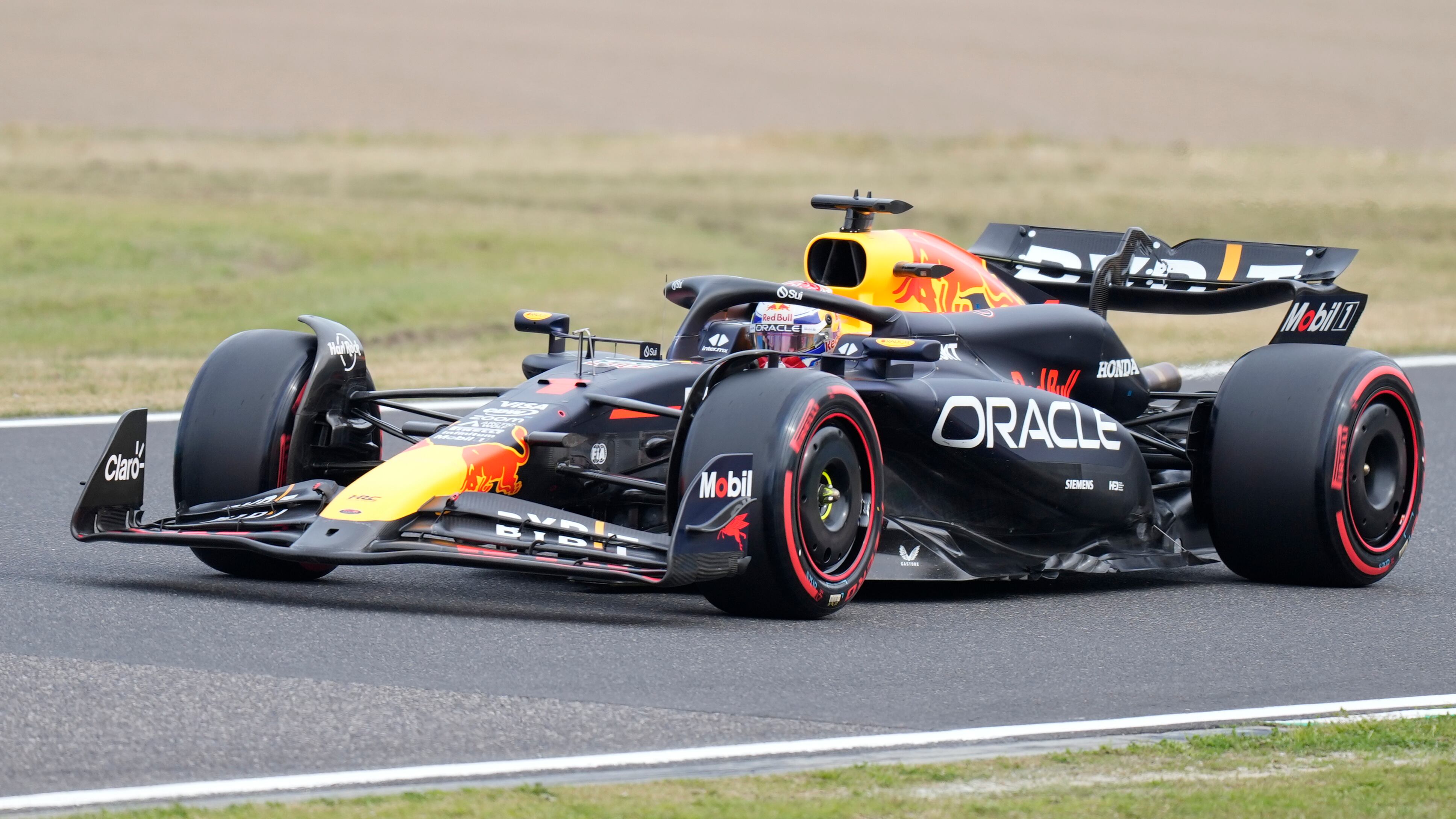 F1 GP Giappone: torna alla vittoria Verstappen, podio per Sainz