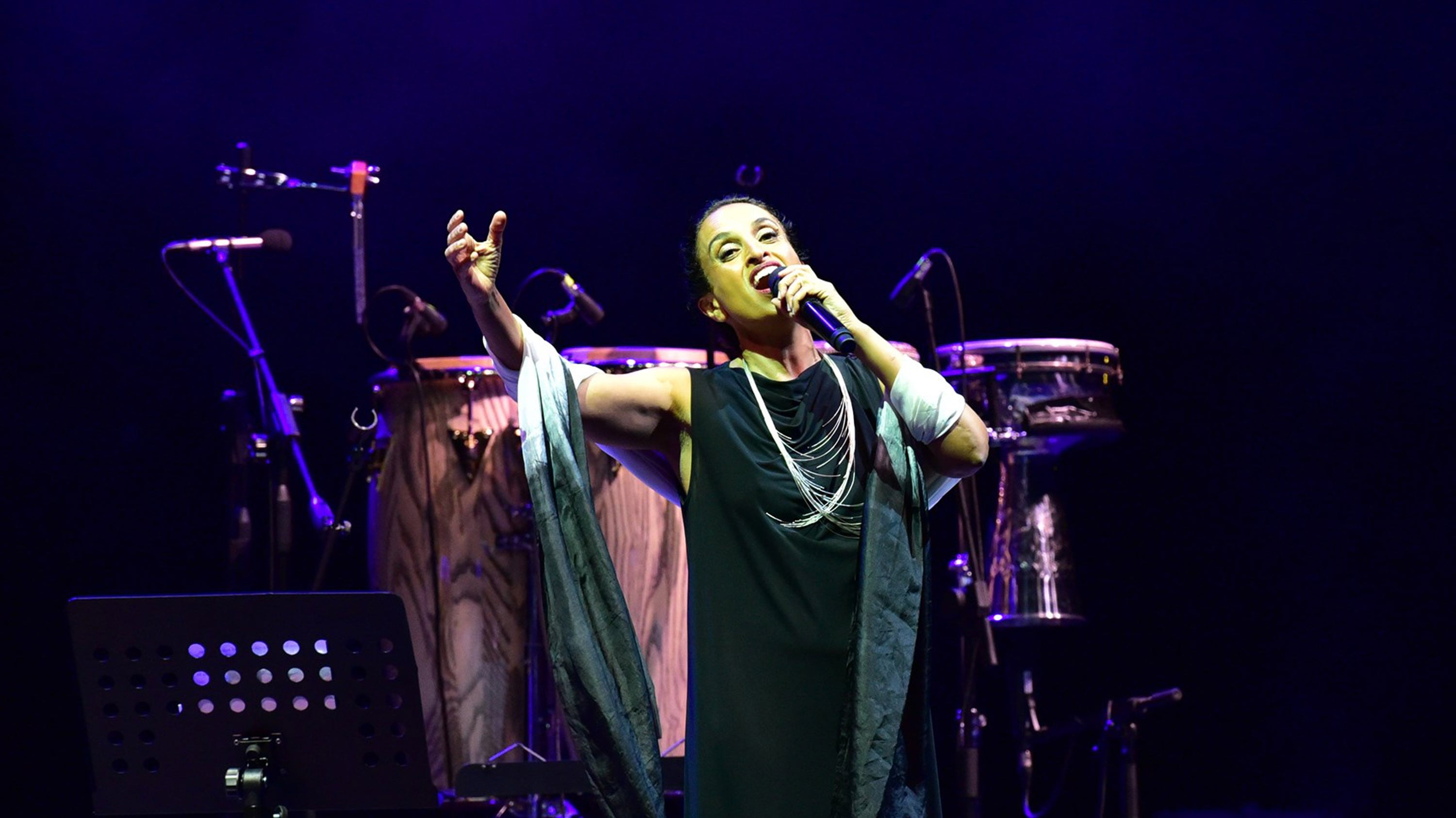 L'artista israeliana Noa: "Il mio concerto a sostegno di Bergamo"