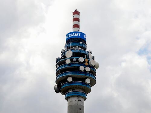 Cari gufi frenate l'entusiasmo, non è vero che Mediaset crolla