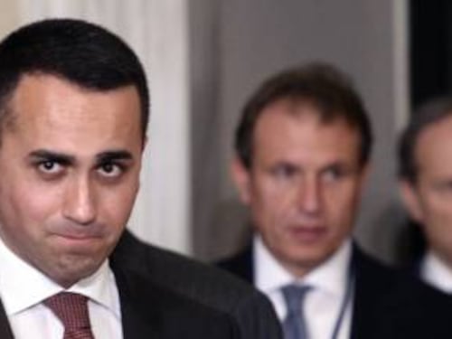 Di Maio si arrende: "Capo politico da solo non può farcela"