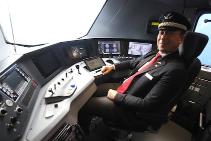 I nuovi treni ibridi Intercity 4