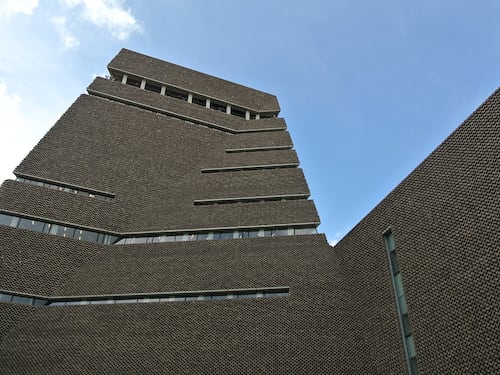 Londra, bimbo cade dal decimo piano della Tate Modern