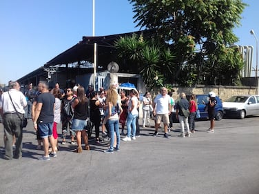 Napoli, miasmi dal sito di stoccaggio dei rifiuti: il presidio dei residenti 1
