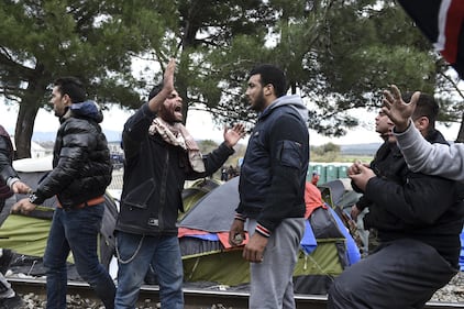 Scontri tra migranti e polizia 11