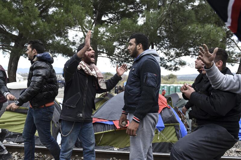 Scontri tra migranti e polizia 11