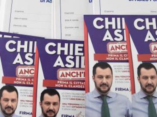 Puglia, volantini per "Noi con Salvini" distribuiti da migranti: "Siamo pagati 25 euro per otto ore di lavoro"