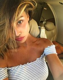 Belen Rodriguez: sexy diavoletta sui social 9