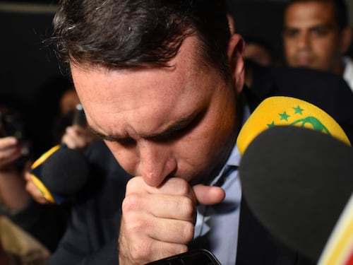 Brasile, sangue a un mese dal voto: il candidato di destra è grave