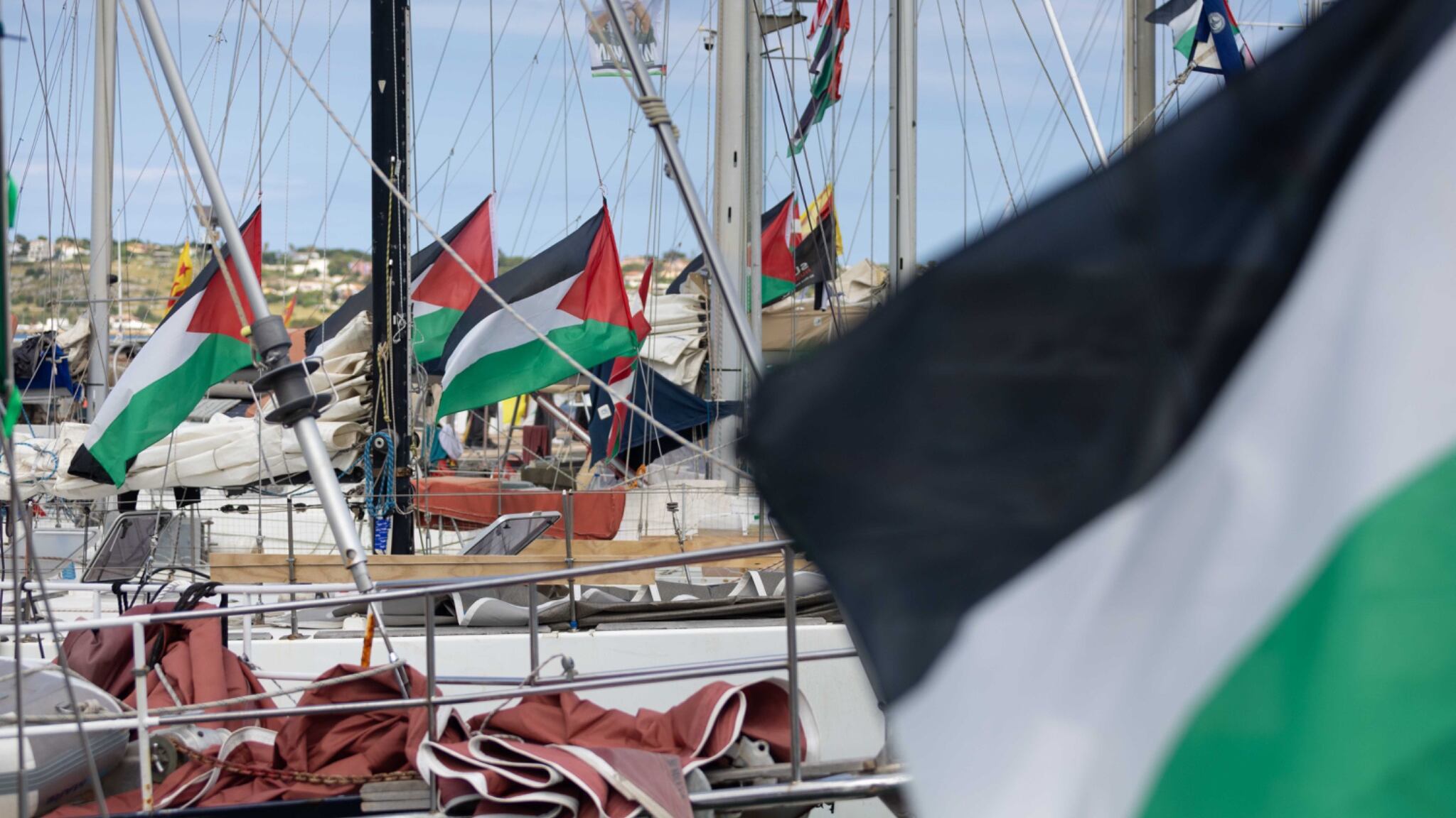 Il Comune di Taranto patrocina gli eventi per la Flotilla. Tajani: "36 italiani sulle barche in Turchia"
