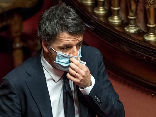 La vendetta di Renzi: "Ci avete insultato, ora dite se ci volete". E azzoppa il premier: incarico esplorativo