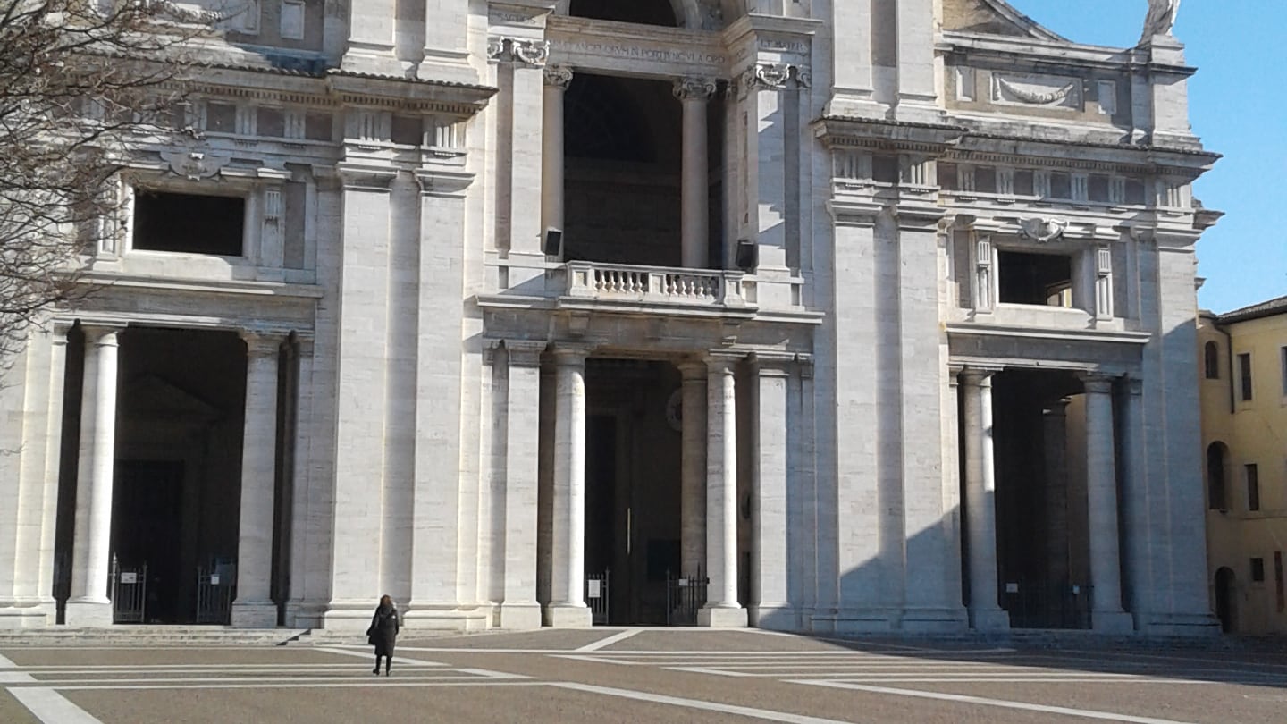 Sicurezza, ad Assisi primi "Daspo urbano" per tre immigrati con precedenti