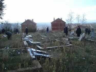 Croci spezzate: Kosovo in balia del radicalismo 1
