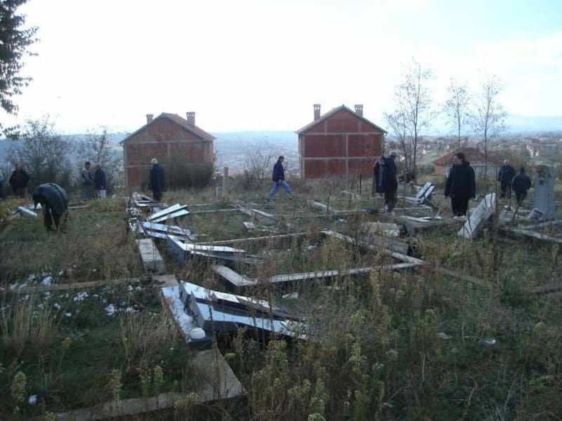 Croci spezzate: Kosovo in balia del radicalismo 1