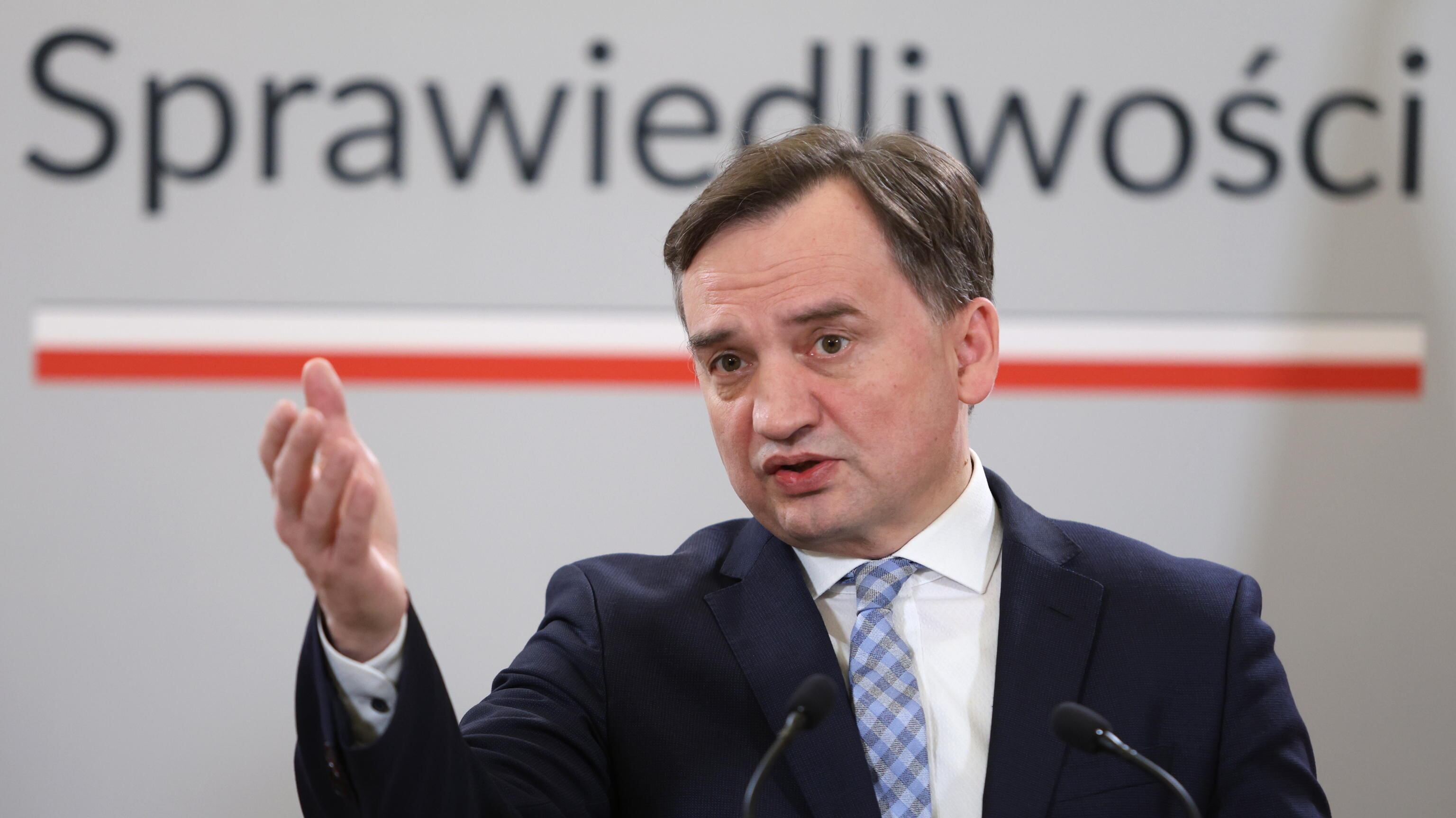 L'Ue "scomunica" la Polonia, l'ira di Varsavia