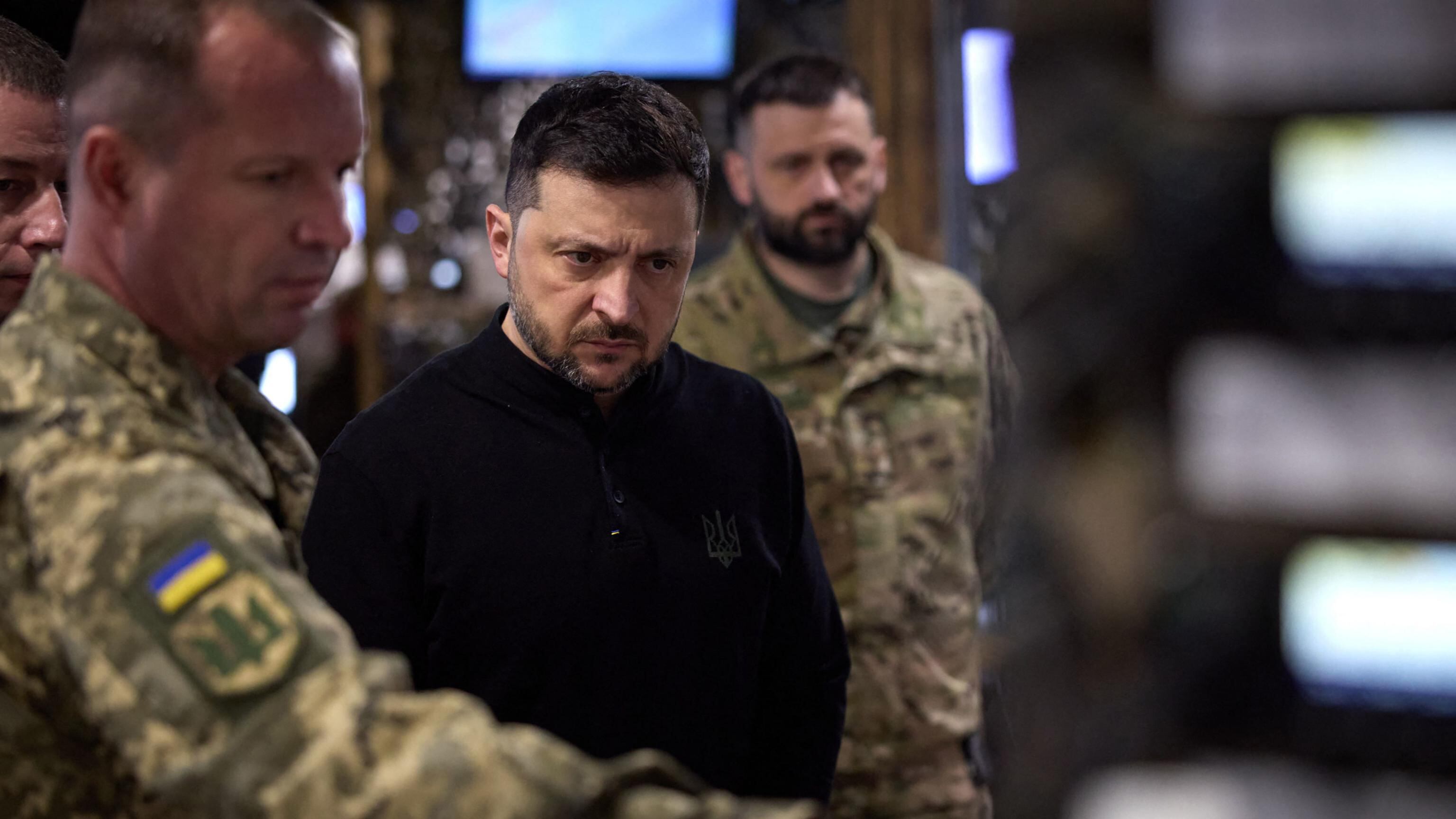 Diretta | Domani vertice Usa-Ue-Ucraina. L'Europa: "Timori per i limiti all'esercito di Kiev". Apertura di Trump: "Offerta non definitiva"
