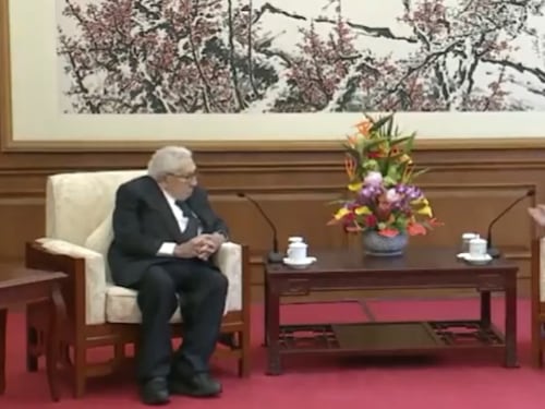 "Usa-Cina evitino lo scontro". Kissinger da Xi a Pechino: cosa svela il suo viaggio