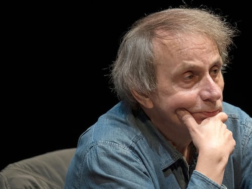 “Siamo tornati a essere animali. Ci allontaniamo per morire soli”