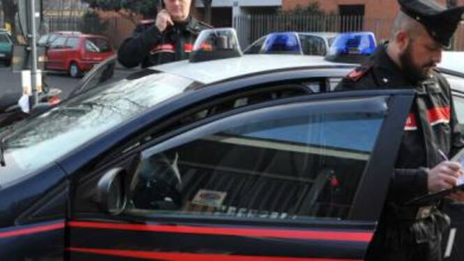 Anziana di 61 anni gonfiata di botte per rapina: preso un romeno