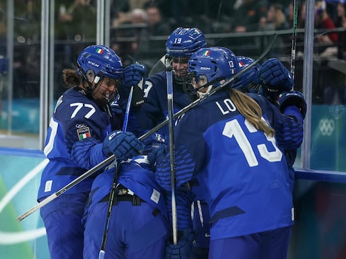 L’Italia dell’hockey femminile sul ghiaccio batte il Giappone e conquista una storica qualificazione