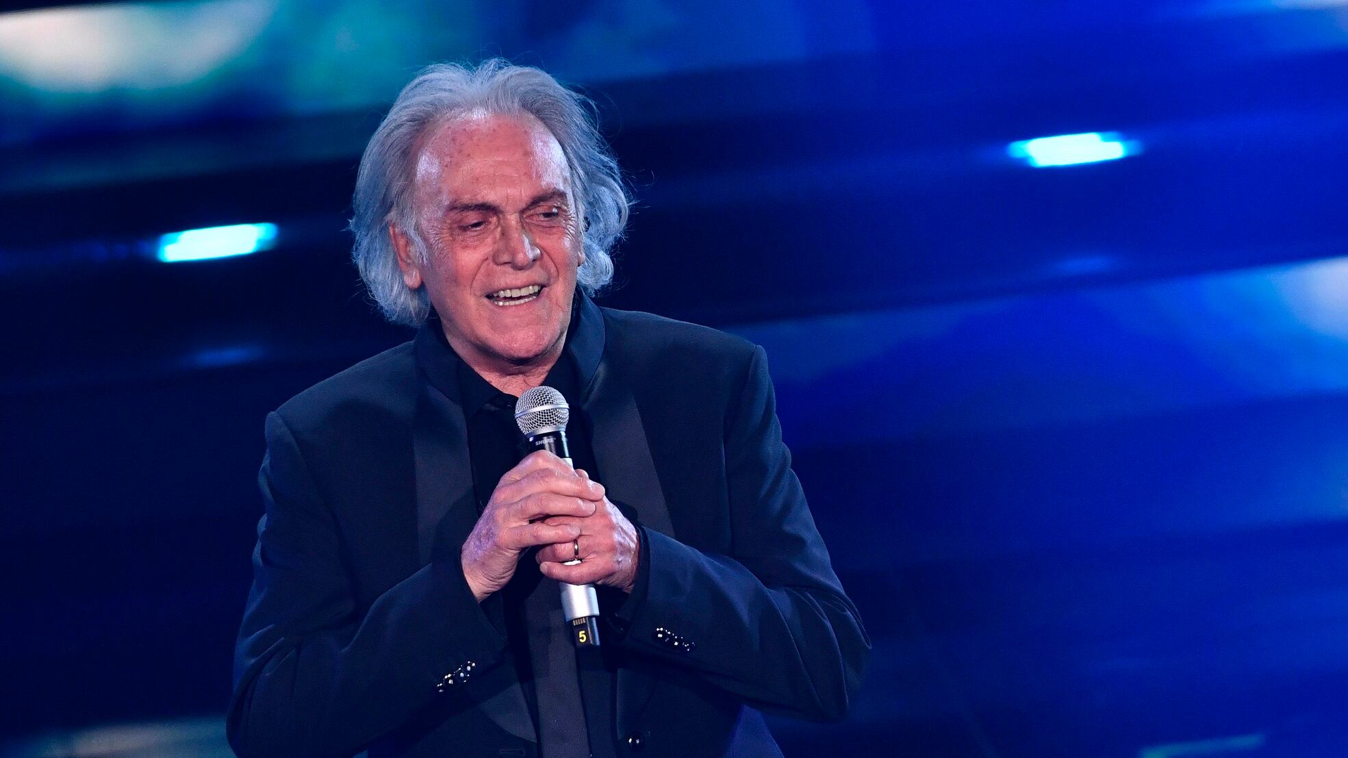 Riccardo Fogli, il retroscena sull'intervento alla mano: cosa è successo