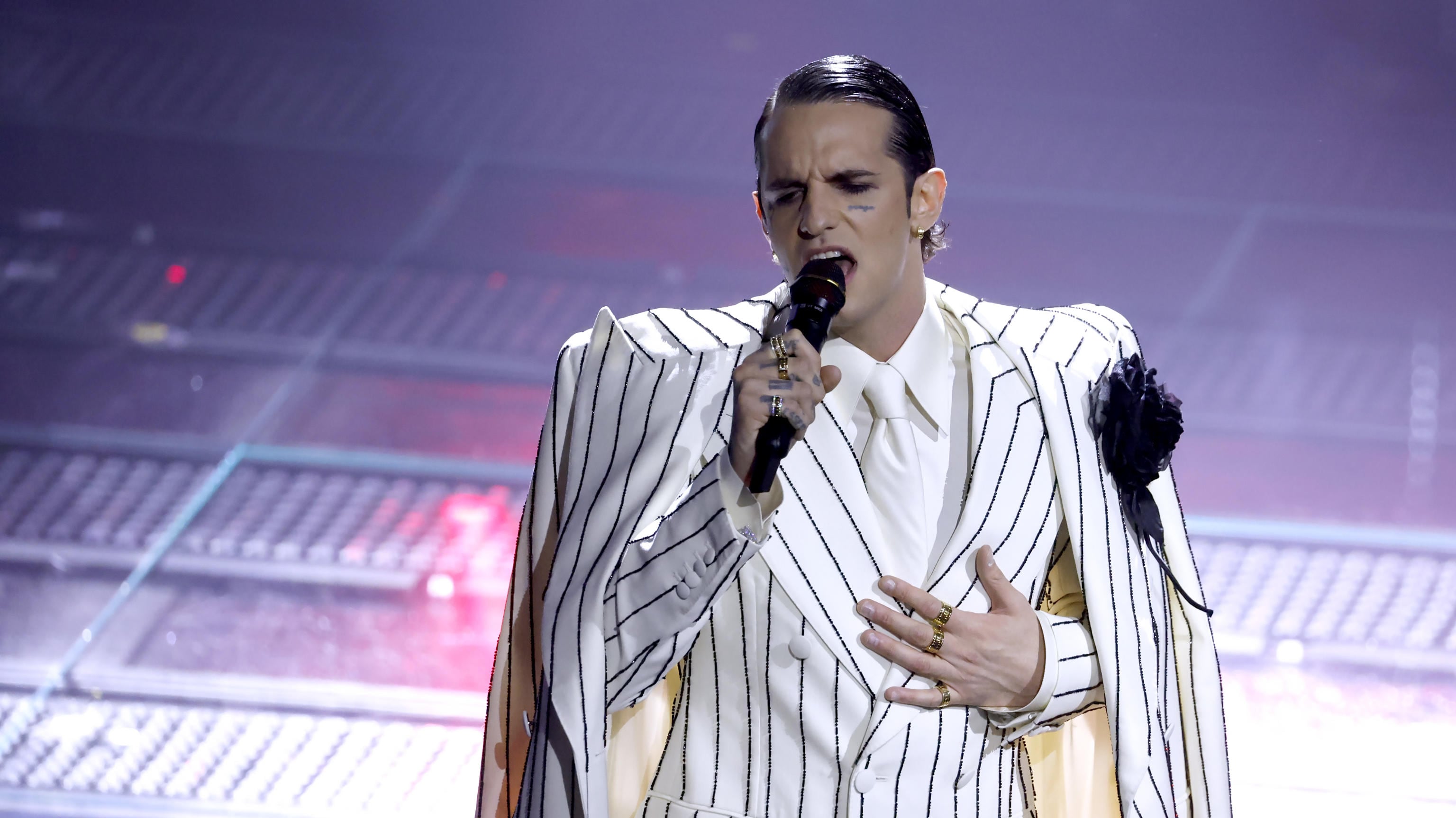 "Incoscienti giovani", il significato della canzone di Achille Lauro