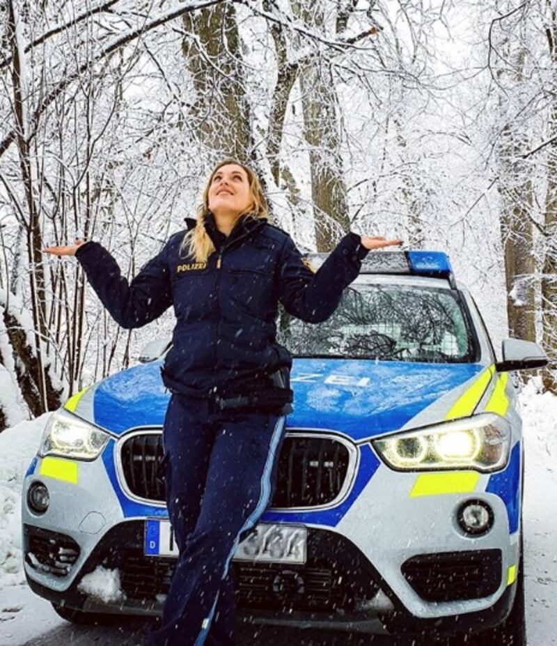 Gli scatti delle sexy poliziotte tedesche 7
