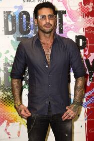 Fabrizio Corona, striptease al party di Camicissima 1
