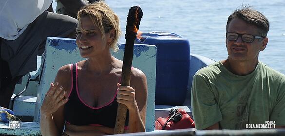 Isola dei Famosi 2016, i momenti più sexy 37